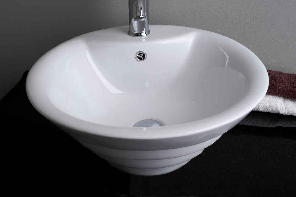 19.25 x 19.25 in White Round Ceramic Bathroom Vessel Sink