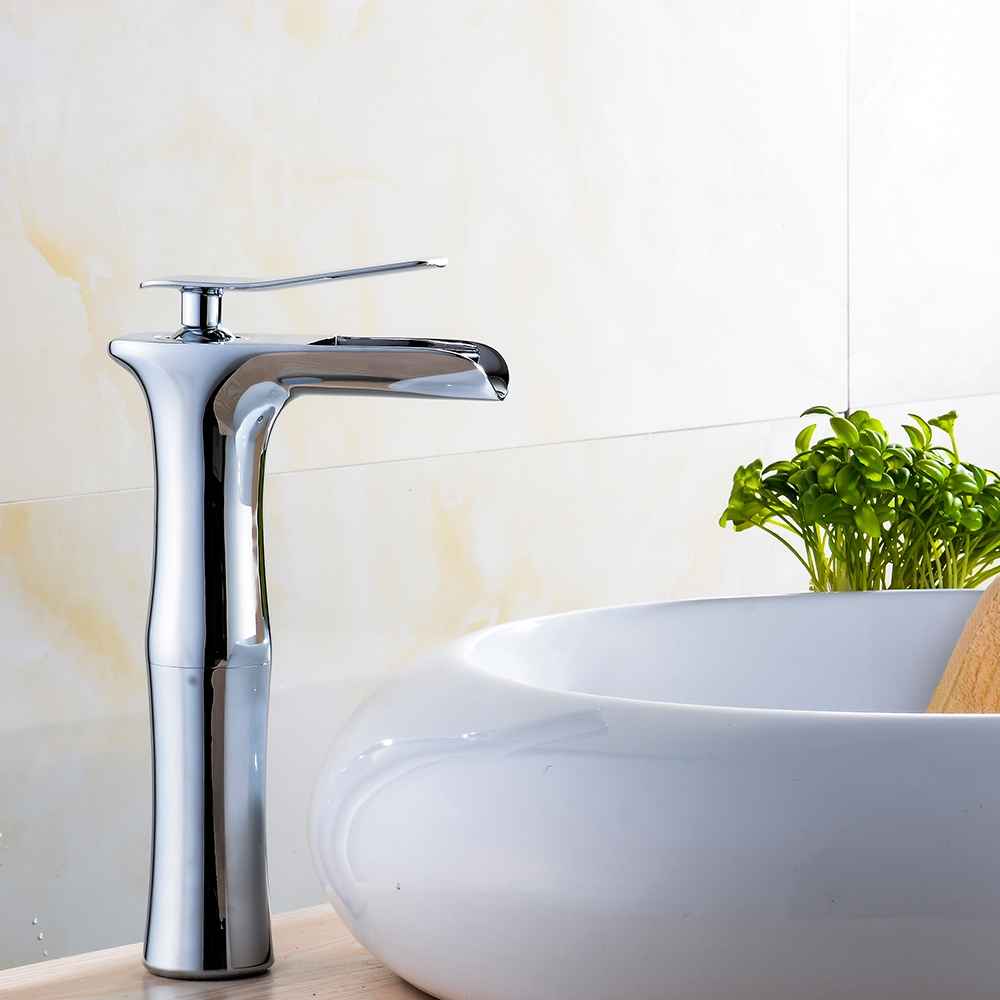 18.25-in. W CSA Oval Bathroom Undermount Sink Set In White - Chrome Hardware