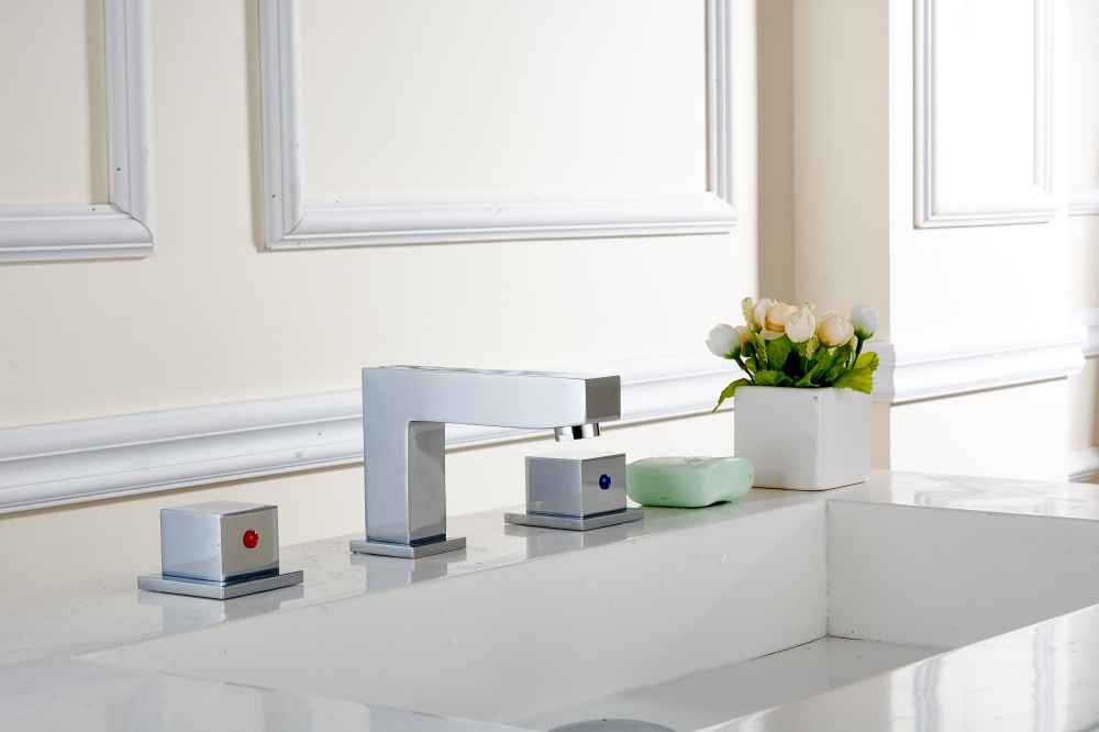 35.5-in. W 3H8-in. Ceramic Top Set In White Color