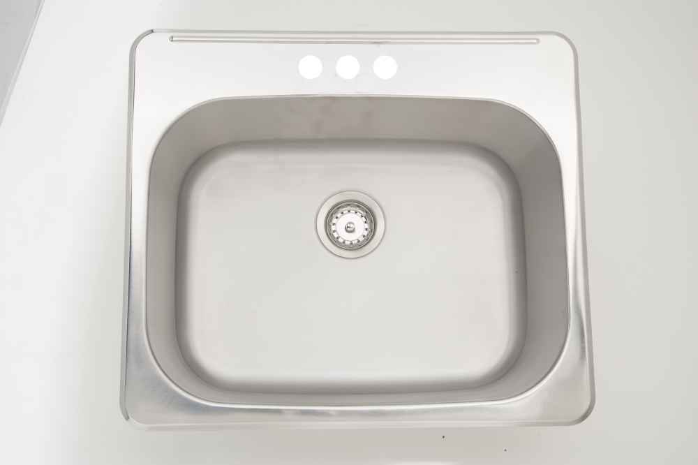 25-in. W CSA Approved Chrome Laundry Sink With 1 Bowl And 18 Gauge