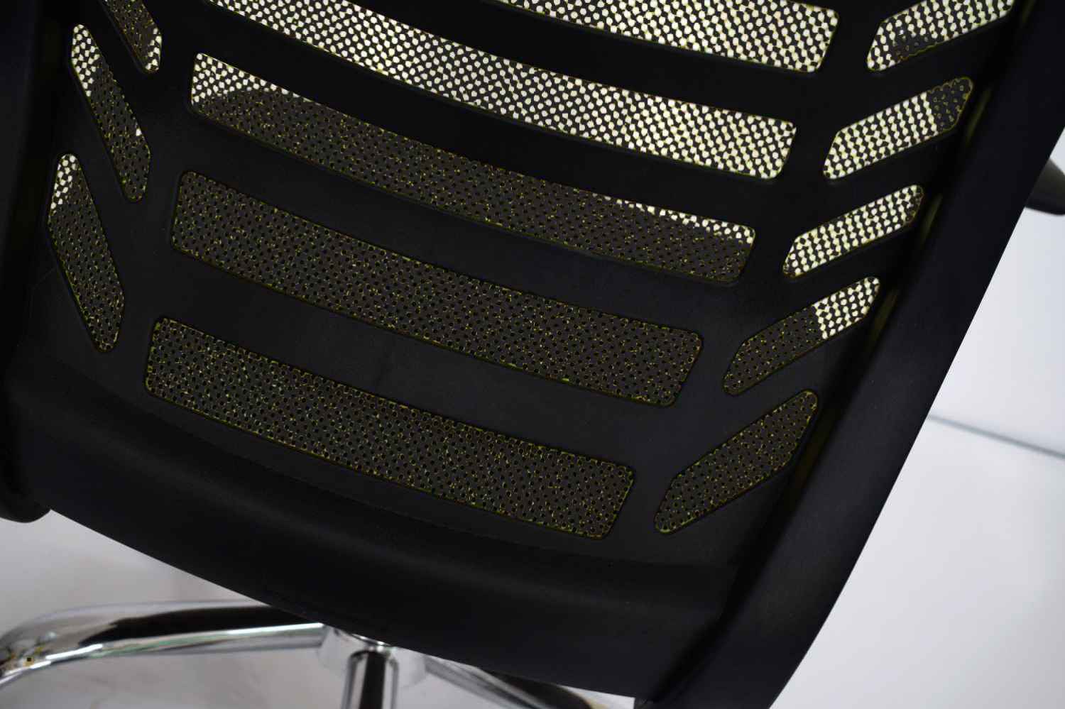 24.8-in. W 38.2-in. H Transitional Stainless Steel-Plastic-Nylon Office Chair In Black