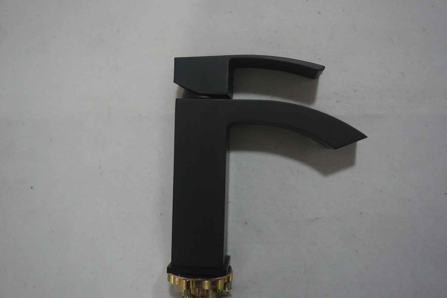 21.5-in. W 1 Hole Ceramic Top Set In White Color - Overflow Drain Incl.