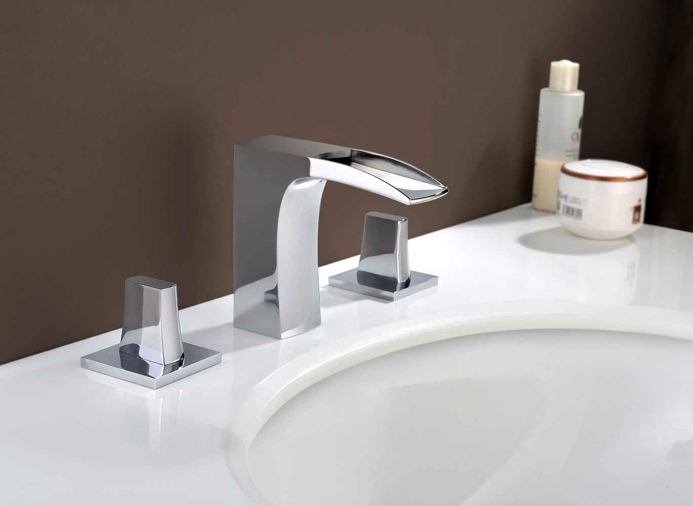 16.5-in. W 3H8-in. Ceramic Top Set In White Color - Drain Incl.