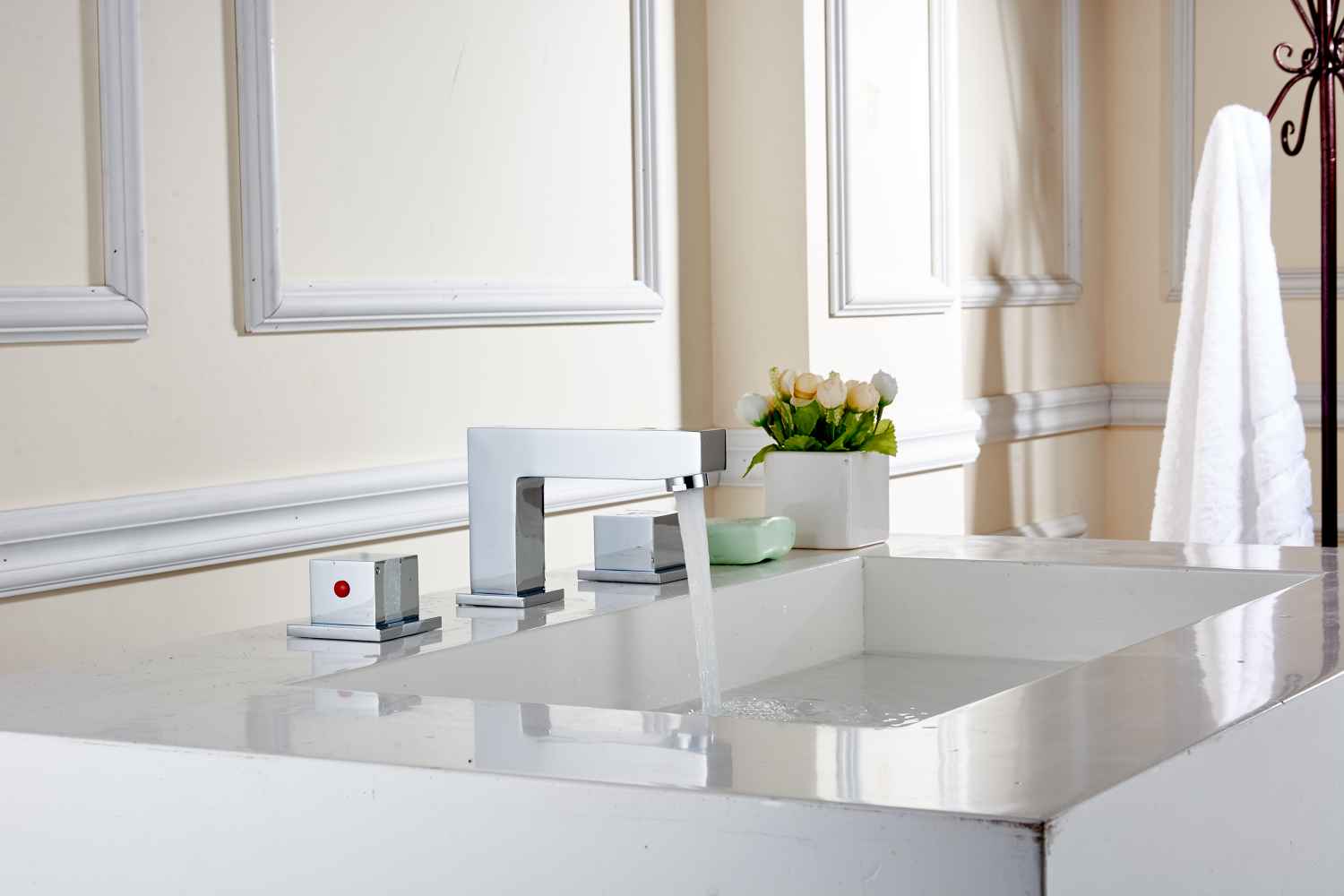 30.75-in. W 3H8-in. Ceramic Top Set In White Color - Drain Incl.