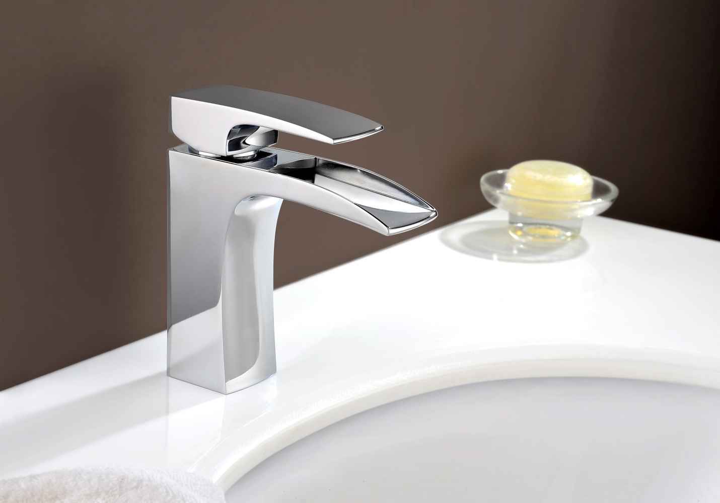 19-in. x 15.5-in. Round Bathroom Vessel Sink Set White Enamel Glaze